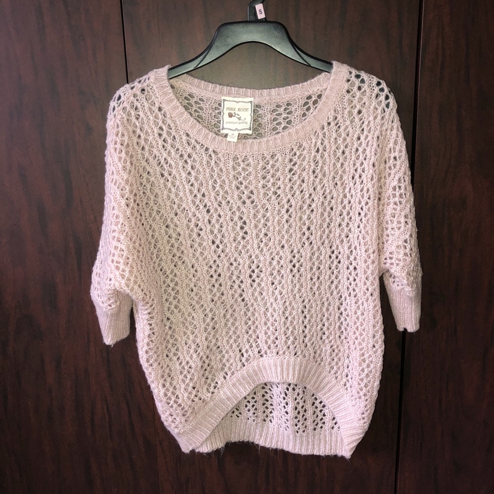 Quarter length light pink knit sweater